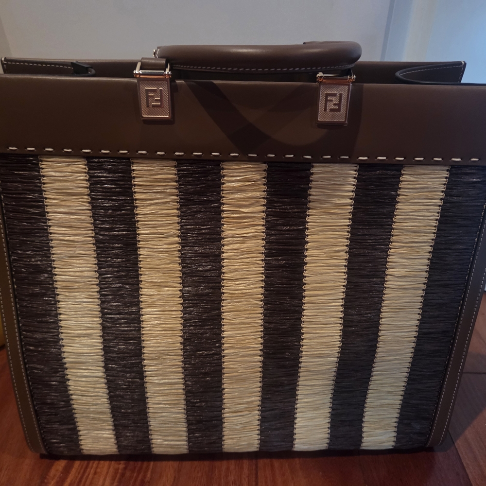 Auth Fendi Med SUNSHINE Bag NEW - Picture 3 of 9